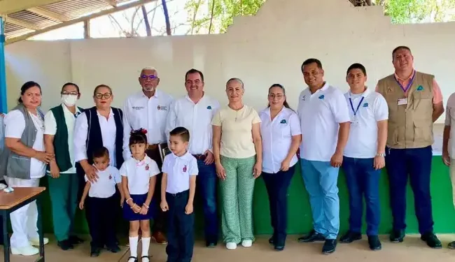 Asiste presidenta de DIF Salvador Alvarado al inicio de la campaña de vacunación a niños de 0 a 5 años