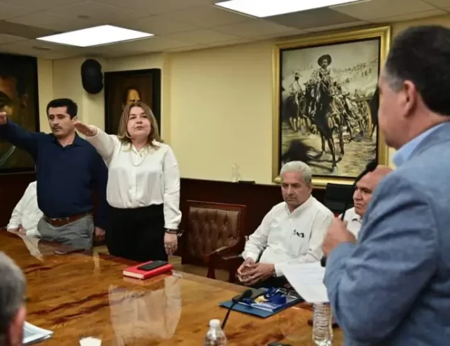 Rector Jesús Madueña Molina toma protesta a dos nuevos funcionarios de la Administración Central de la UAS