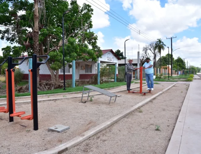 Concluye Obras Públicas de Angostura la construcción del parque infantil en San Luciano