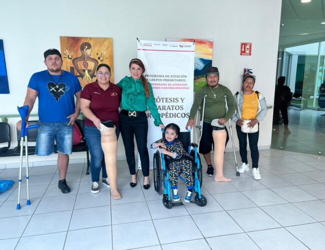 DIF Sinaloa y Angostura benefician a ciudadano con prótesis de pierna