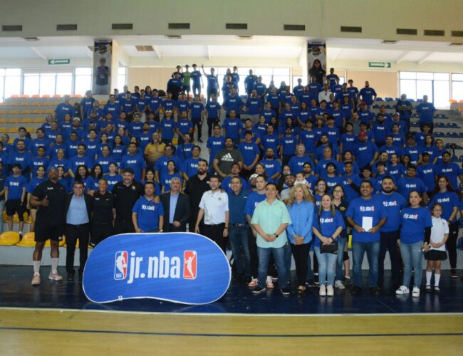 Con la presencia del ex basquetbolista Horacio Llamas, la Nueva Universidad inaugura la clínica internacional Jr. NBA Coaches Academy