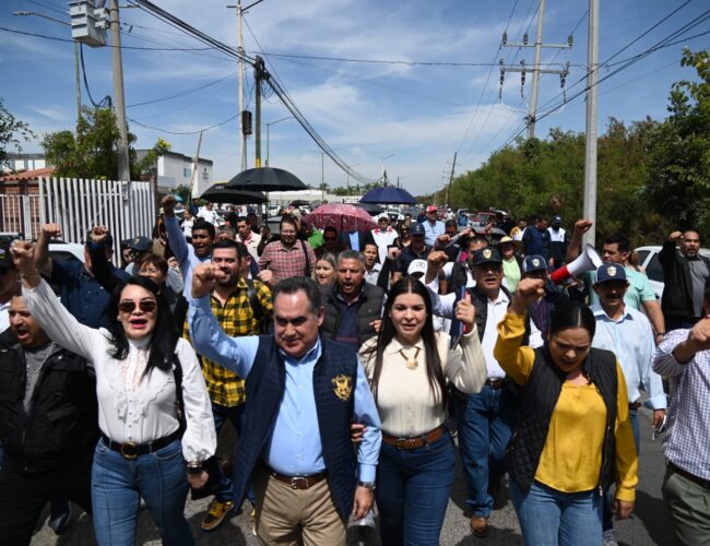 Universitarios llaman al Gobernador Rubén Rocha Moya a no meterse con los estudiantes, toda vez que los títulos emitidos sí tienen validez