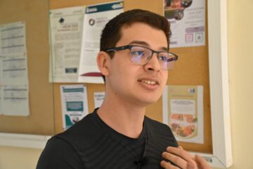 Estudiante de la Facultad de Ciencias Físico Matemáticas de la Nueva Universidad comparte su experiencia de las clases a la investigación