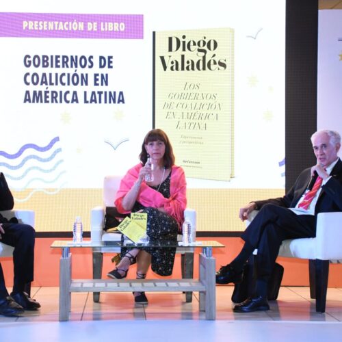 Diego Valadés presenta libro en la FeliUAS 2024 sobre la tendencia a la formación de gobiernos de coalición en América Latina