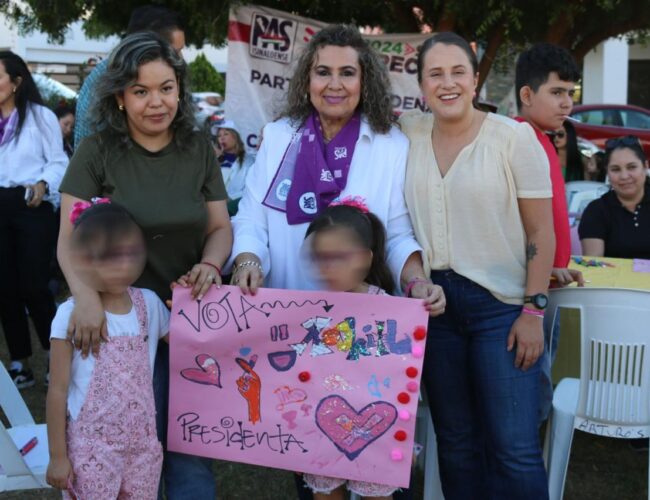 En Mazatlán, niños entregan dibujos con propuestas a Diana, hija de Xóchitl Galvez: quieren un México y un Sinaloa mejor para vivir
