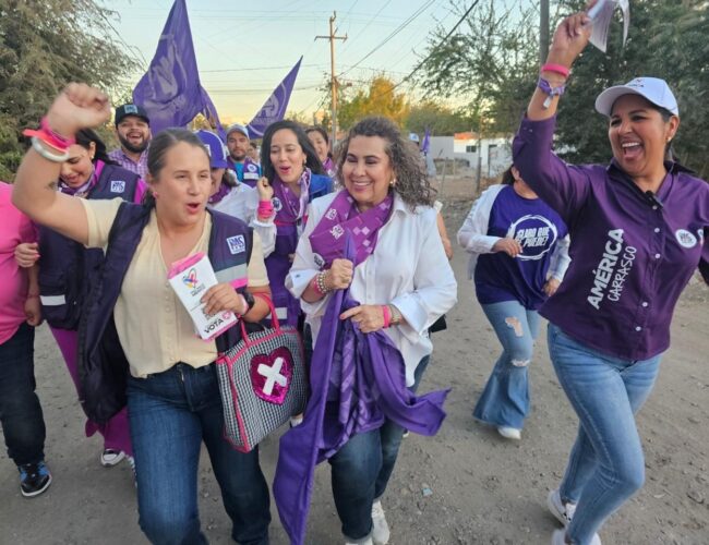 La candidata a diputada por el distrito 20, América Carrasco recorre las calles de El Conchi 2 para invitar a votar este 2 de junio por Xóchitl Gálvez y los candidatos del PAS